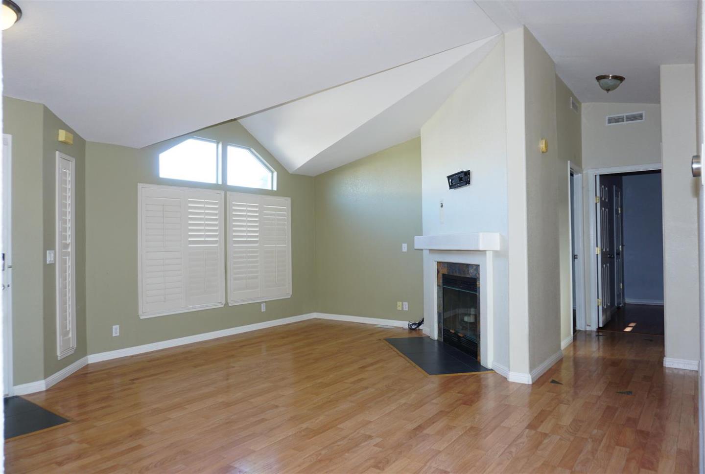 Detail Gallery Image 9 of 24 For 1220 Vienna Dr #707,  Sunnyvale,  CA 94089 - 3 Beds | 2 Baths