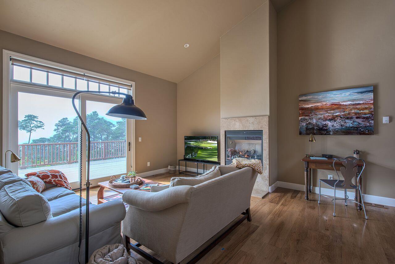 Detail Gallery Image 15 of 28 For 62 Corona Rd, Carmel,  CA 93923 - 4 Beds | 3/1 Baths