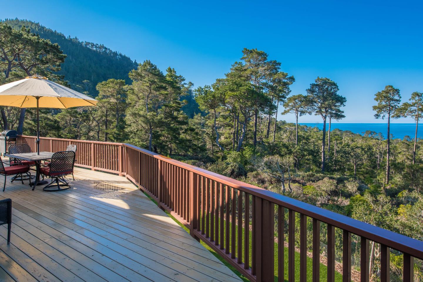 Detail Gallery Image 4 of 28 For 62 Corona Rd, Carmel,  CA 93923 - 4 Beds | 3/1 Baths