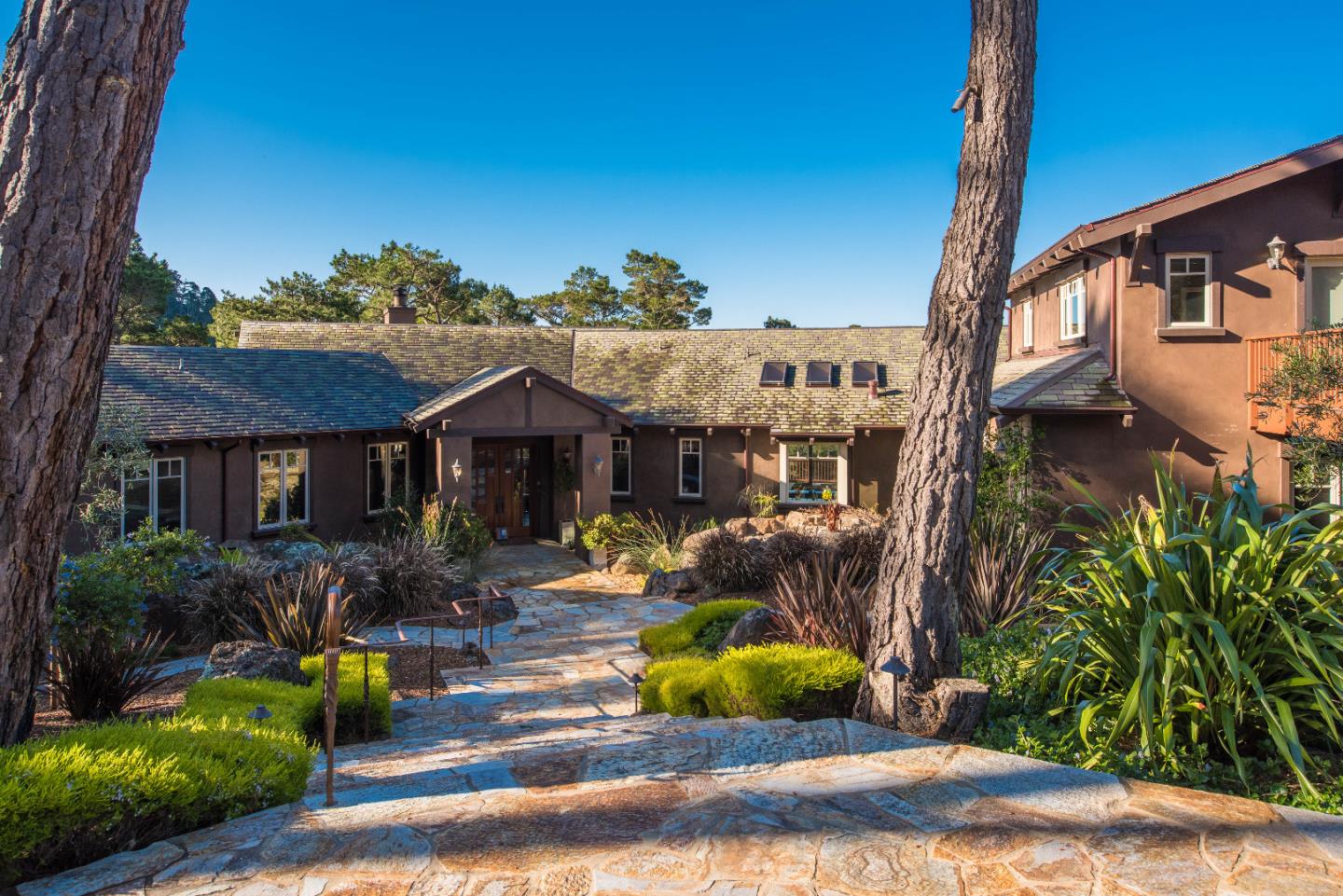 Detail Gallery Image 5 of 28 For 62 Corona Rd, Carmel,  CA 93923 - 4 Beds | 3/1 Baths