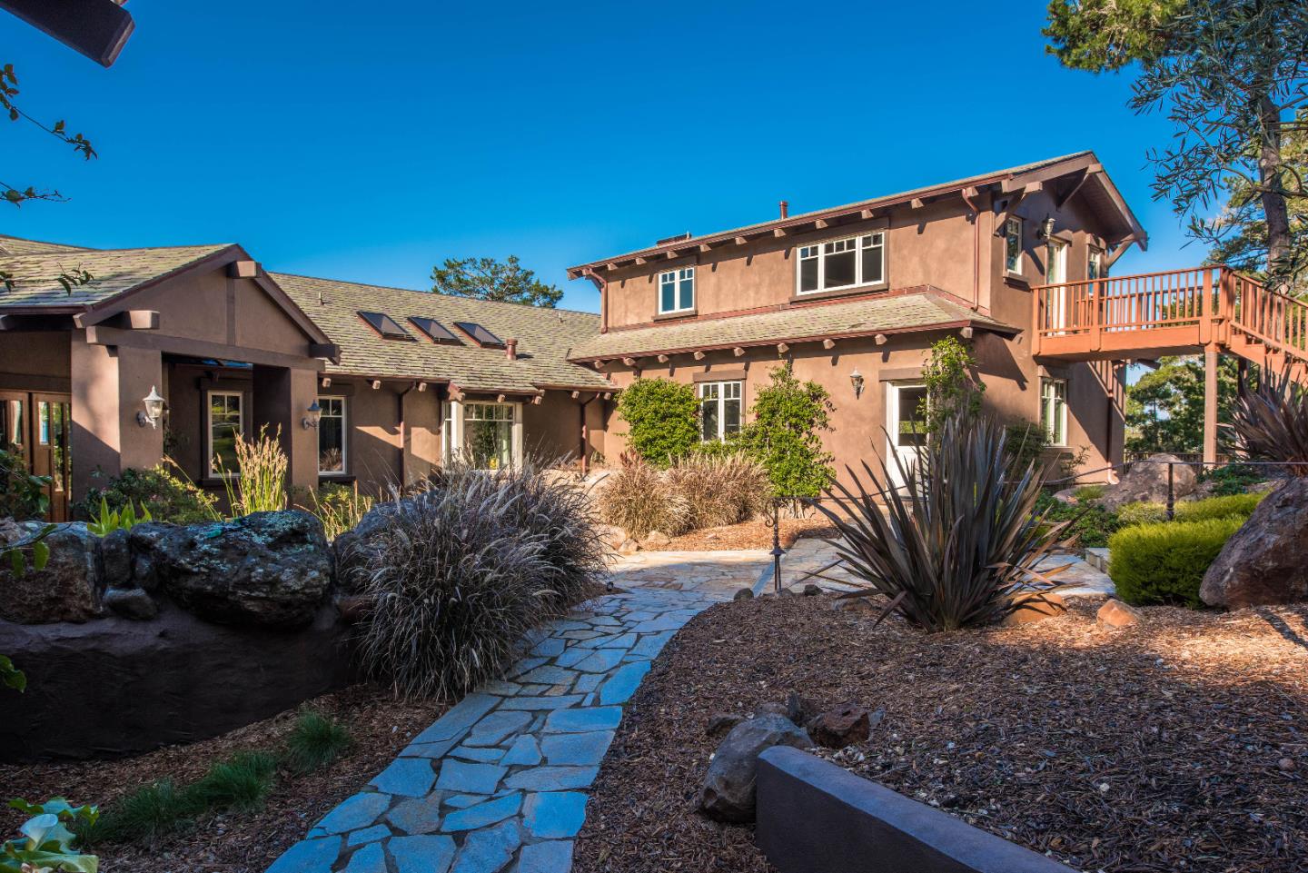 Detail Gallery Image 7 of 28 For 62 Corona Rd, Carmel,  CA 93923 - 4 Beds | 3/1 Baths