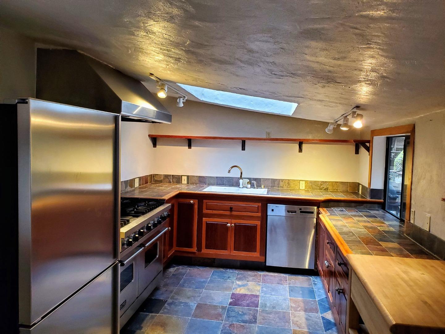 Detail Gallery Image 11 of 104 For 41 Back Rd, La Honda,  CA 94020 - 4 Beds | 3 Baths