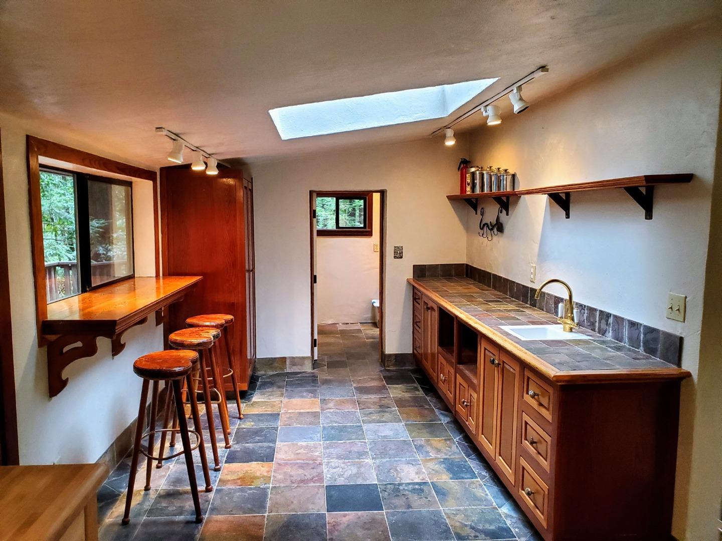 Detail Gallery Image 12 of 104 For 41 Back Rd, La Honda,  CA 94020 - 4 Beds | 3 Baths