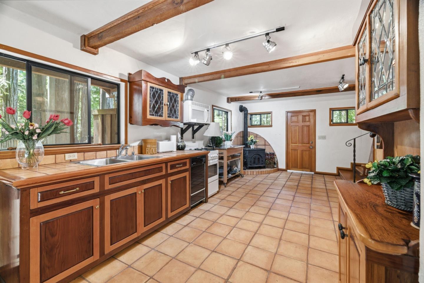 Detail Gallery Image 37 of 104 For 41 Back Rd, La Honda,  CA 94020 - 4 Beds | 3 Baths