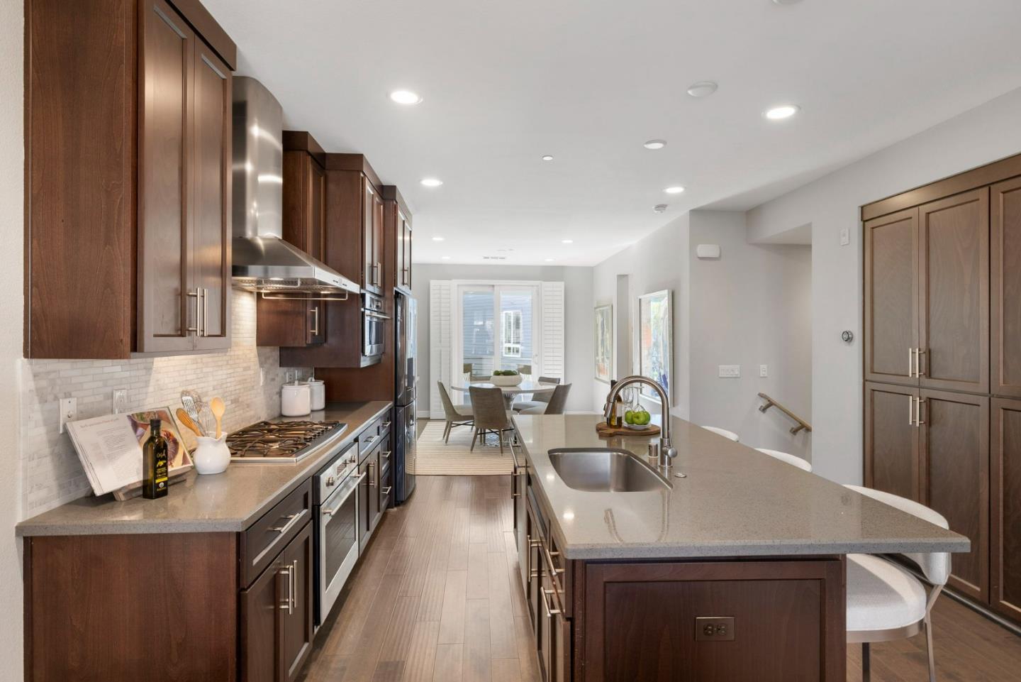 Detail Gallery Image 8 of 35 For 120 Franklin Pkwy, San Mateo,  CA 94403 - 4 Beds | 4 Baths