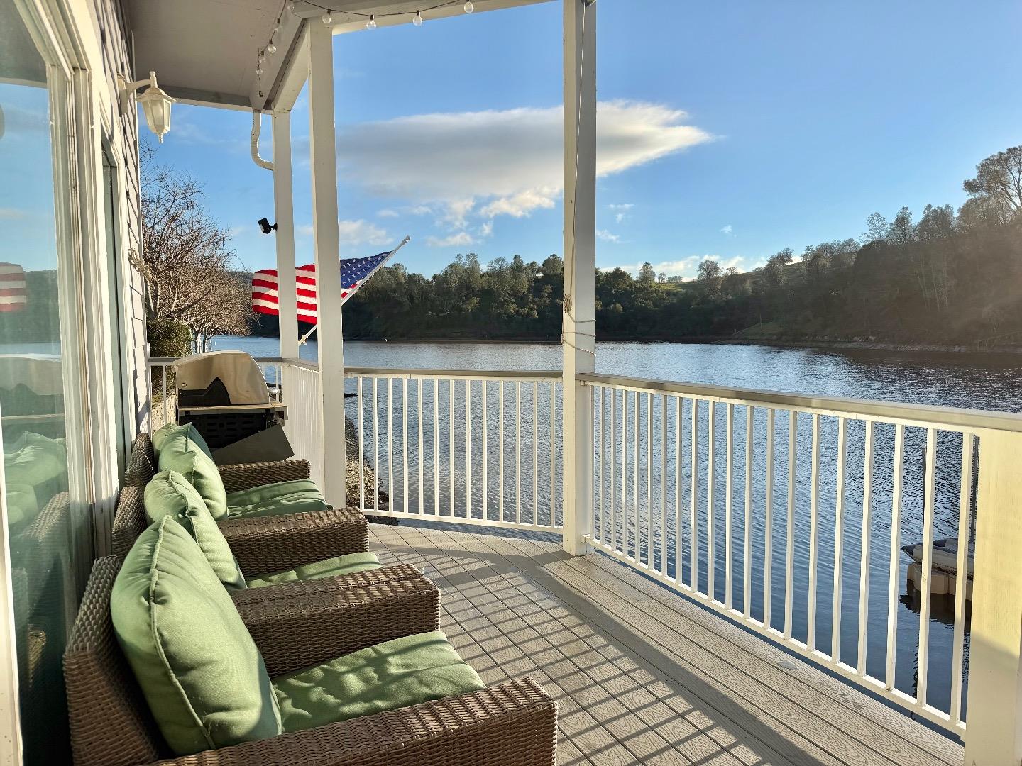 Detail Gallery Image 2 of 23 For 1030 Shoreline Dr #2,  Copperopolis,  CA 95228 - 3 Beds | 2 Baths