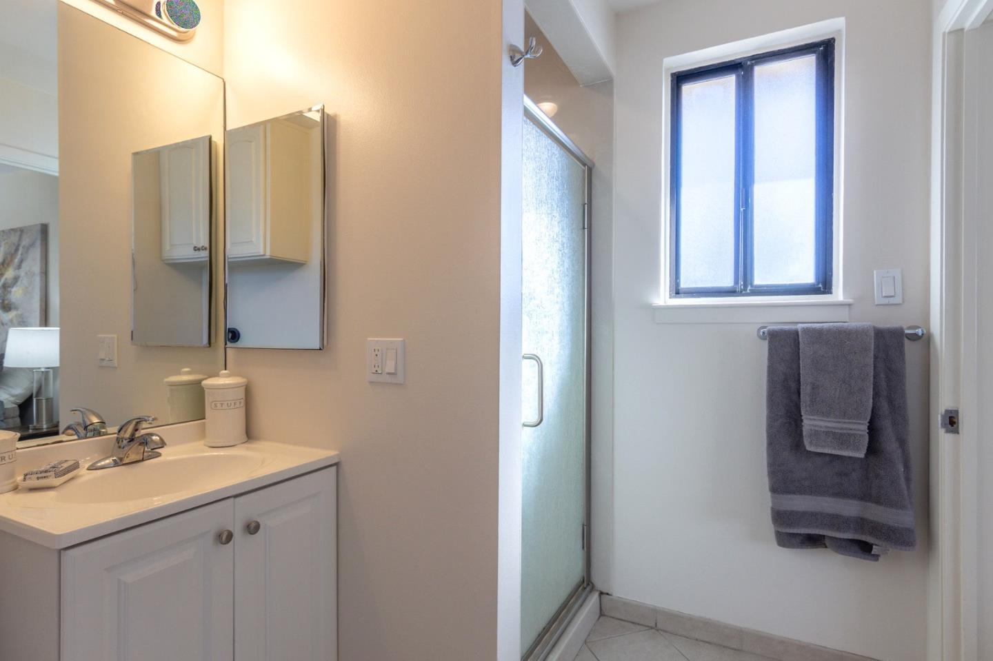 Detail Gallery Image 25 of 46 For 305 Newman Dr, South San Francisco,  CA 94080 - 3 Beds | 2/1 Baths