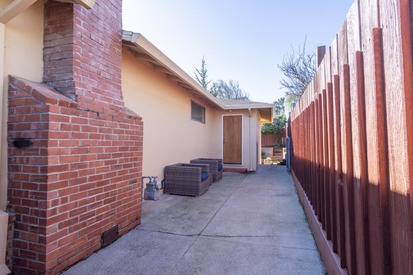 Detail Gallery Image 34 of 46 For 305 Newman Dr, South San Francisco,  CA 94080 - 3 Beds | 2/1 Baths