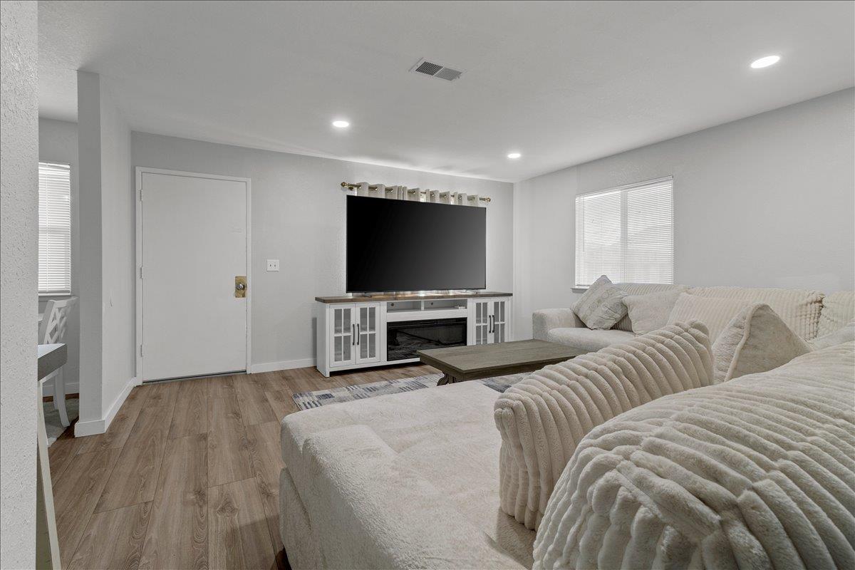 Detail Gallery Image 8 of 32 For 960 Elko St, Gonzales,  CA 93926 - 3 Beds | 1 Baths