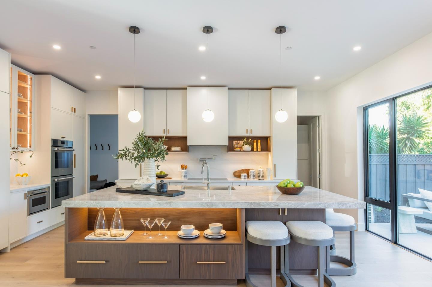 Detail Gallery Image 13 of 53 For 416 Ardis Ave, San Jose,  CA 95117 - 6 Beds | 4/1 Baths