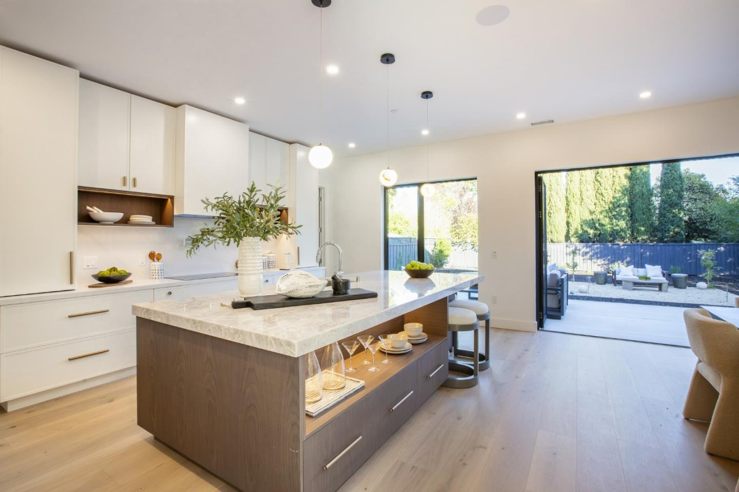 Detail Gallery Image 14 of 53 For 416 Ardis Ave, San Jose,  CA 95117 - 6 Beds | 4/1 Baths