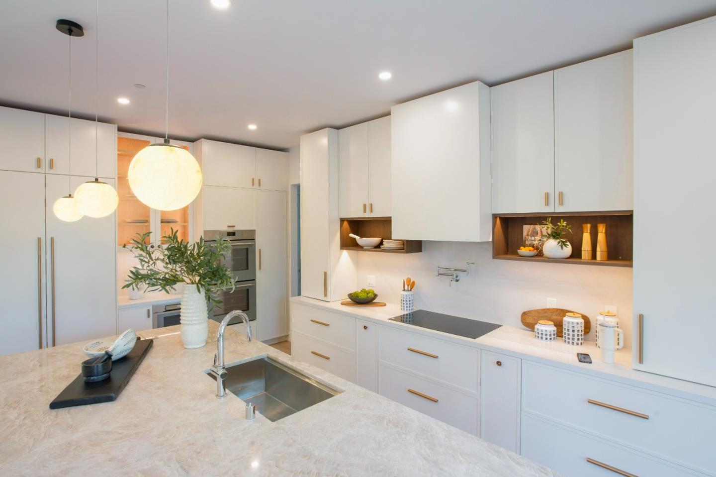 Detail Gallery Image 17 of 53 For 416 Ardis Ave, San Jose,  CA 95117 - 6 Beds | 4/1 Baths