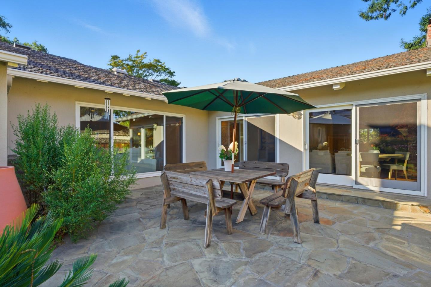 Detail Gallery Image 37 of 46 For 185 Beverly Ln, Los Altos,  CA 94022 - 3 Beds | 2/1 Baths