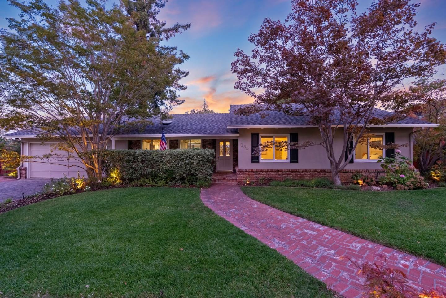 Detail Gallery Image 6 of 46 For 185 Beverly Ln, Los Altos,  CA 94022 - 3 Beds | 2/1 Baths