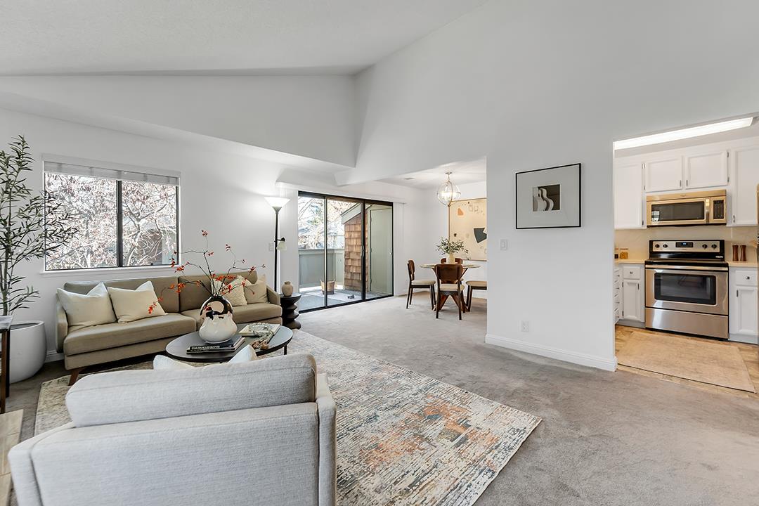 Detail Gallery Image 2 of 17 For 1913 La Terrace Cir, San Jose,  CA 95123 - 2 Beds | 2 Baths