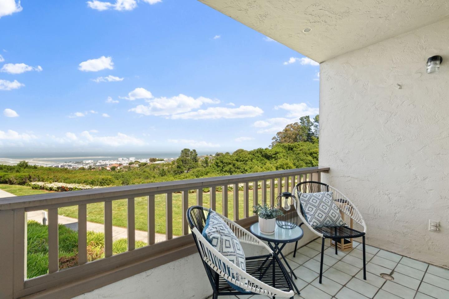 Detail Gallery Image 12 of 33 For 320 Vallejo Dr #22,  Millbrae,  CA 94030 - 2 Beds | 2 Baths
