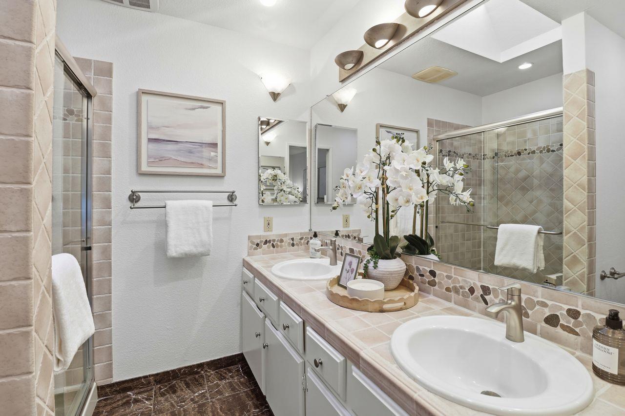 Detail Gallery Image 11 of 14 For 1152 Village Dr, Belmont,  CA 94002 - 3 Beds | 3/1 Baths