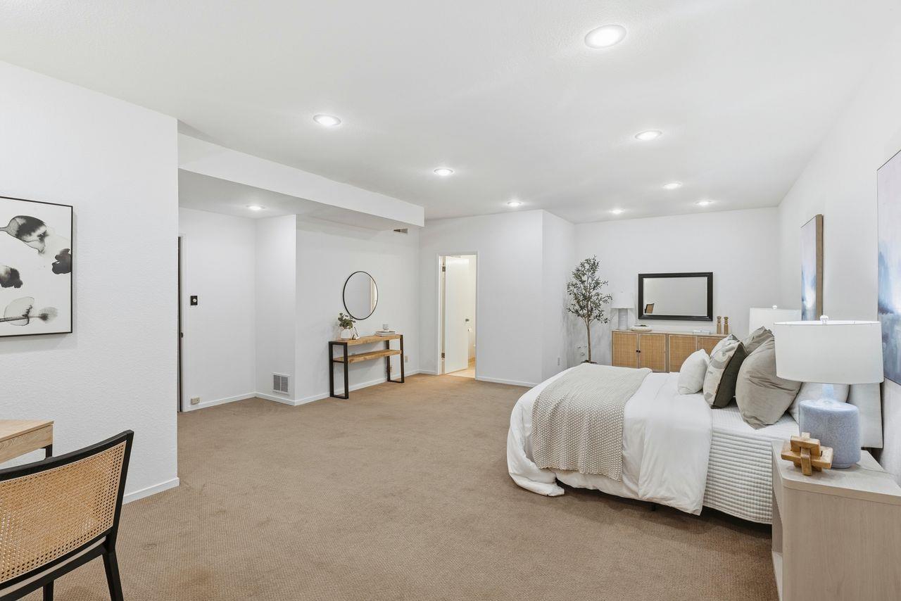 Detail Gallery Image 12 of 14 For 1152 Village Dr, Belmont,  CA 94002 - 3 Beds | 3/1 Baths