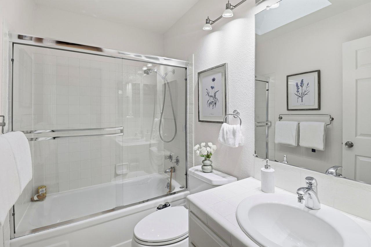 Detail Gallery Image 8 of 14 For 1152 Village Dr, Belmont,  CA 94002 - 3 Beds | 3/1 Baths