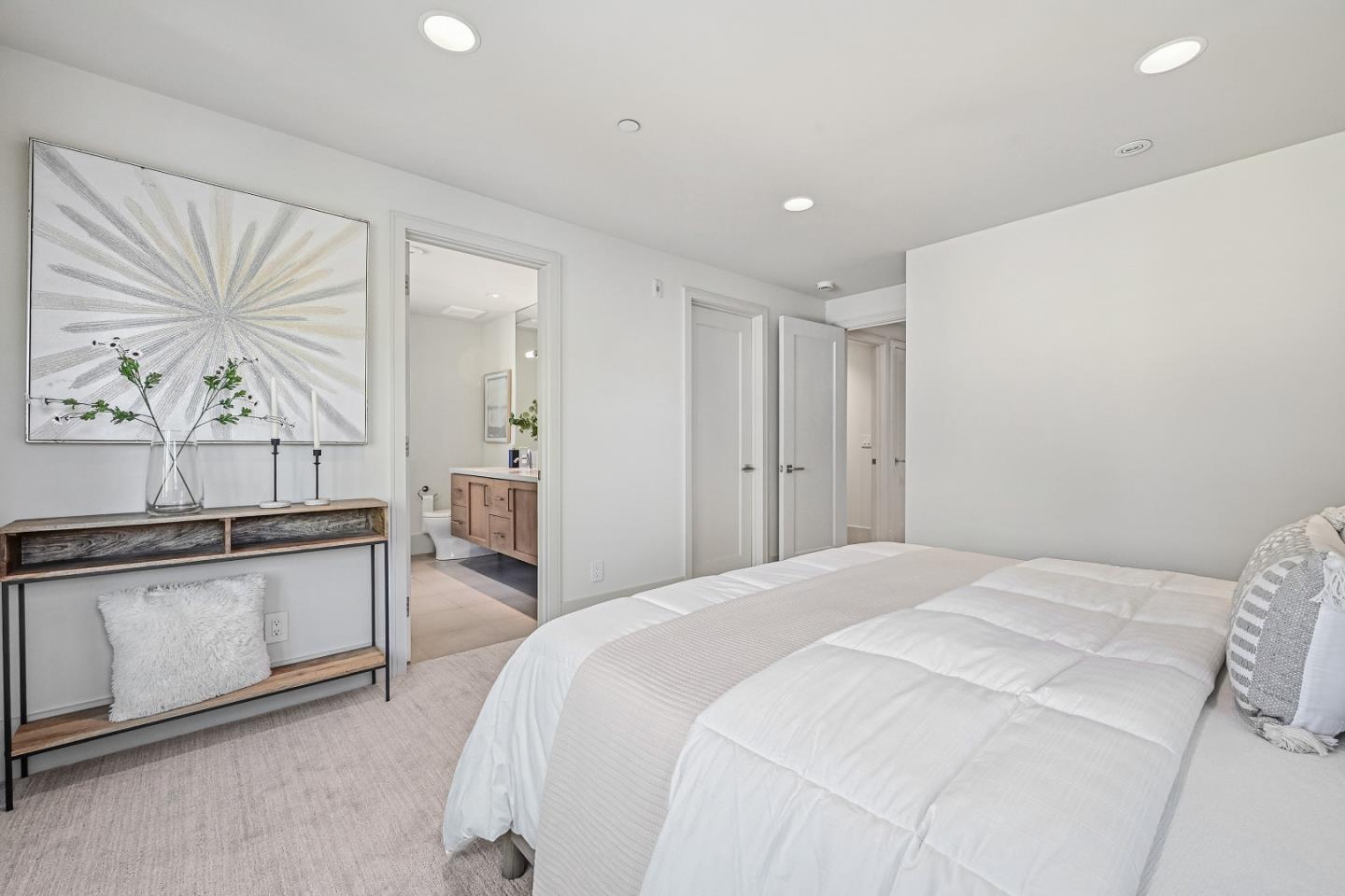 Detail Gallery Image 18 of 29 For 958 California St, Mountain View,  CA 94041 - 4 Beds | 2/1 Baths