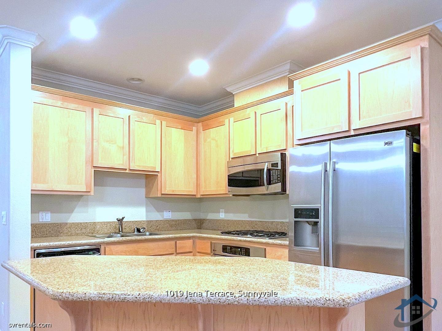 Detail Gallery Image 4 of 19 For 1019 Jena Ter, Sunnyvale,  CA 94089 - 2 Beds | 2/1 Baths