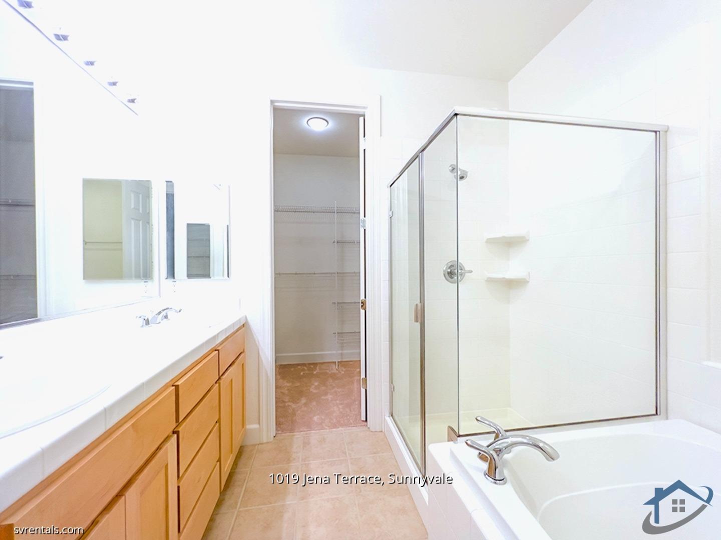 Detail Gallery Image 7 of 19 For 1019 Jena Ter, Sunnyvale,  CA 94089 - 2 Beds | 2/1 Baths