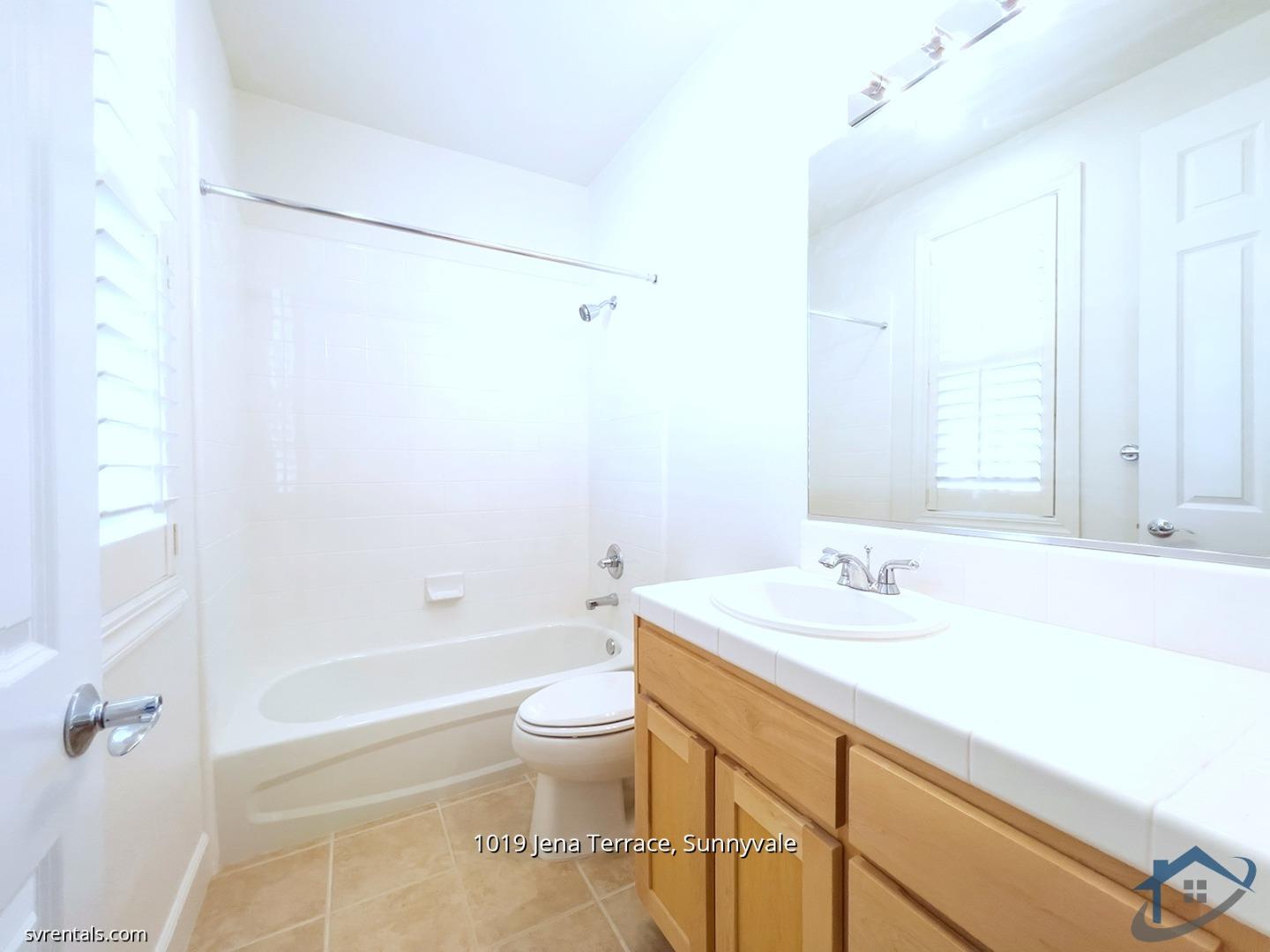 Detail Gallery Image 8 of 19 For 1019 Jena Ter, Sunnyvale,  CA 94089 - 2 Beds | 2/1 Baths