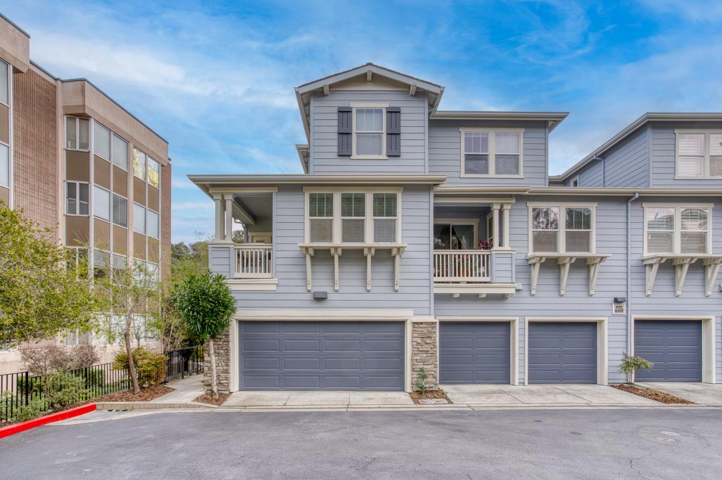 Detail Gallery Image 2 of 51 For 600 Live Oak Way #603,  Belmont,  CA 94002 - 3 Beds | 2/1 Baths