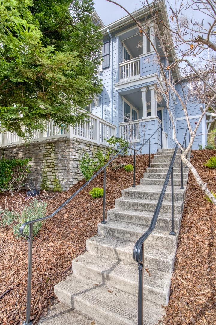 Detail Gallery Image 3 of 51 For 600 Live Oak Way #603,  Belmont,  CA 94002 - 3 Beds | 2/1 Baths