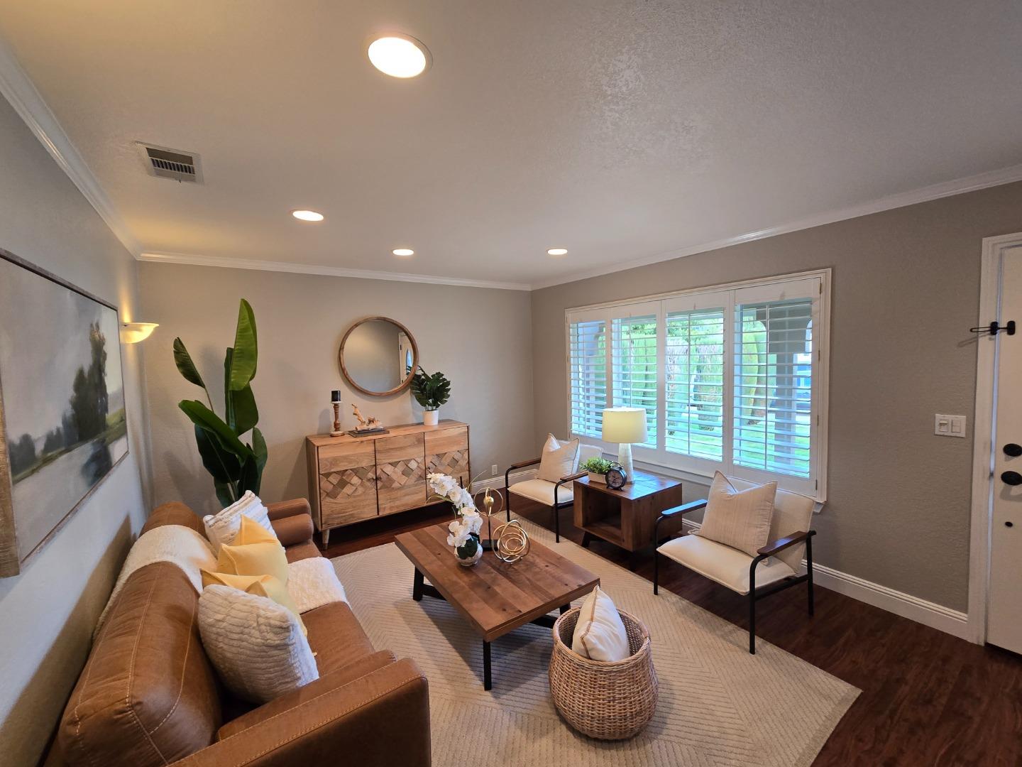 Detail Gallery Image 4 of 20 For 2595 Gumdrop Dr, San Jose,  CA 95148 - 4 Beds | 2 Baths