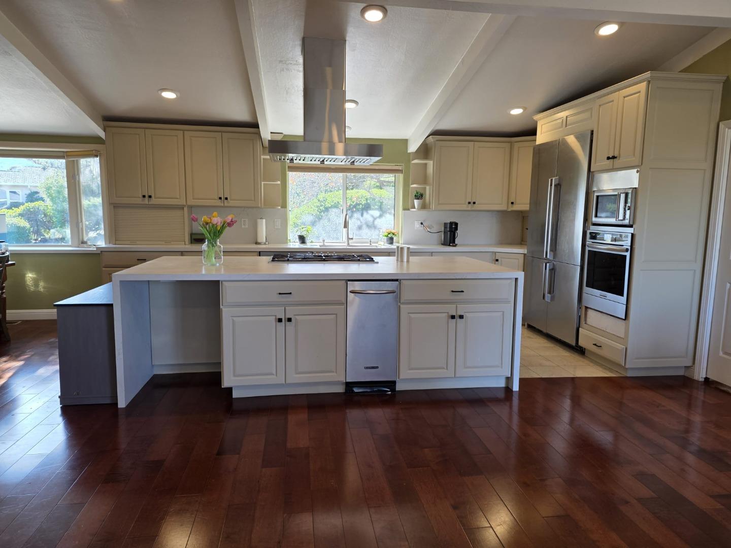 Detail Gallery Image 3 of 16 For 21241 Canyon View Dr, Saratoga,  CA 95070 - 3 Beds | 2 Baths