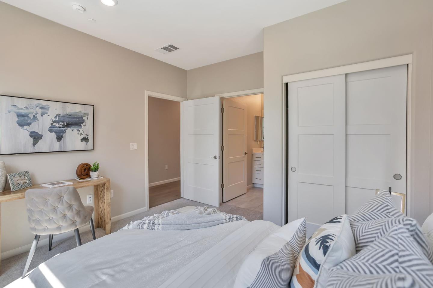 Detail Gallery Image 12 of 59 For 298 Agustin Narvaez St #6,  San Jose,  CA 95136 - 4 Beds | 3/1 Baths