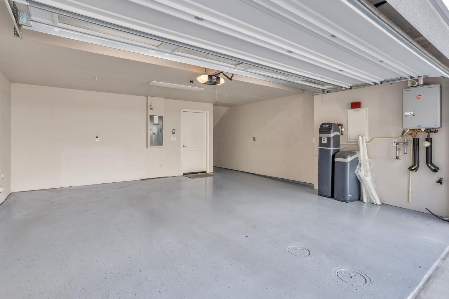 Detail Gallery Image 38 of 59 For 298 Agustin Narvaez St #6,  San Jose,  CA 95136 - 4 Beds | 3/1 Baths