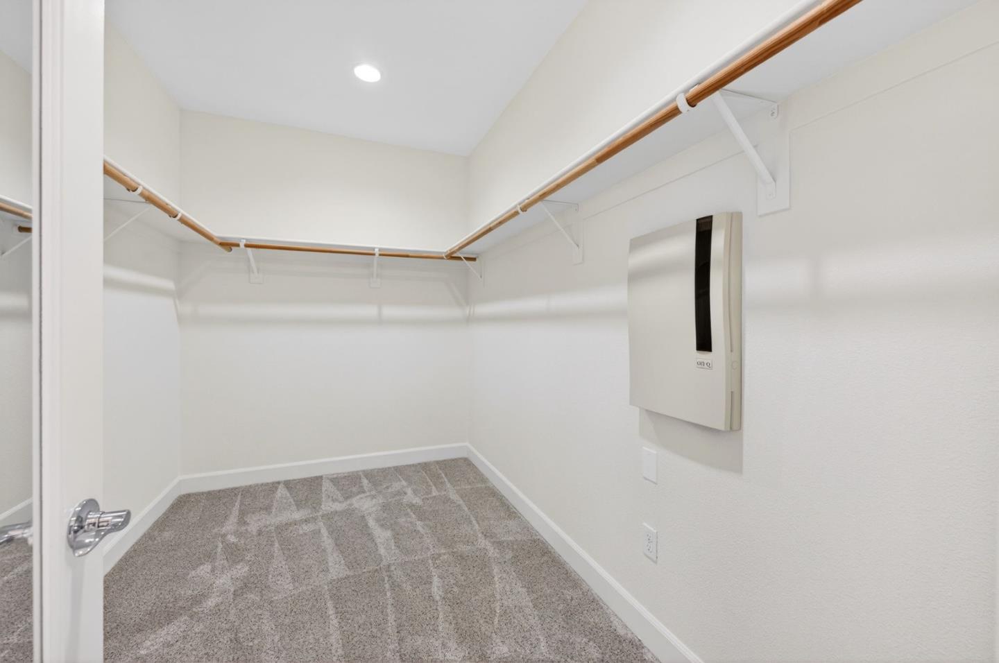 Detail Gallery Image 32 of 49 For 3210 La Rochelle Way, San Jose,  CA 95135 - 4 Beds | 3 Baths