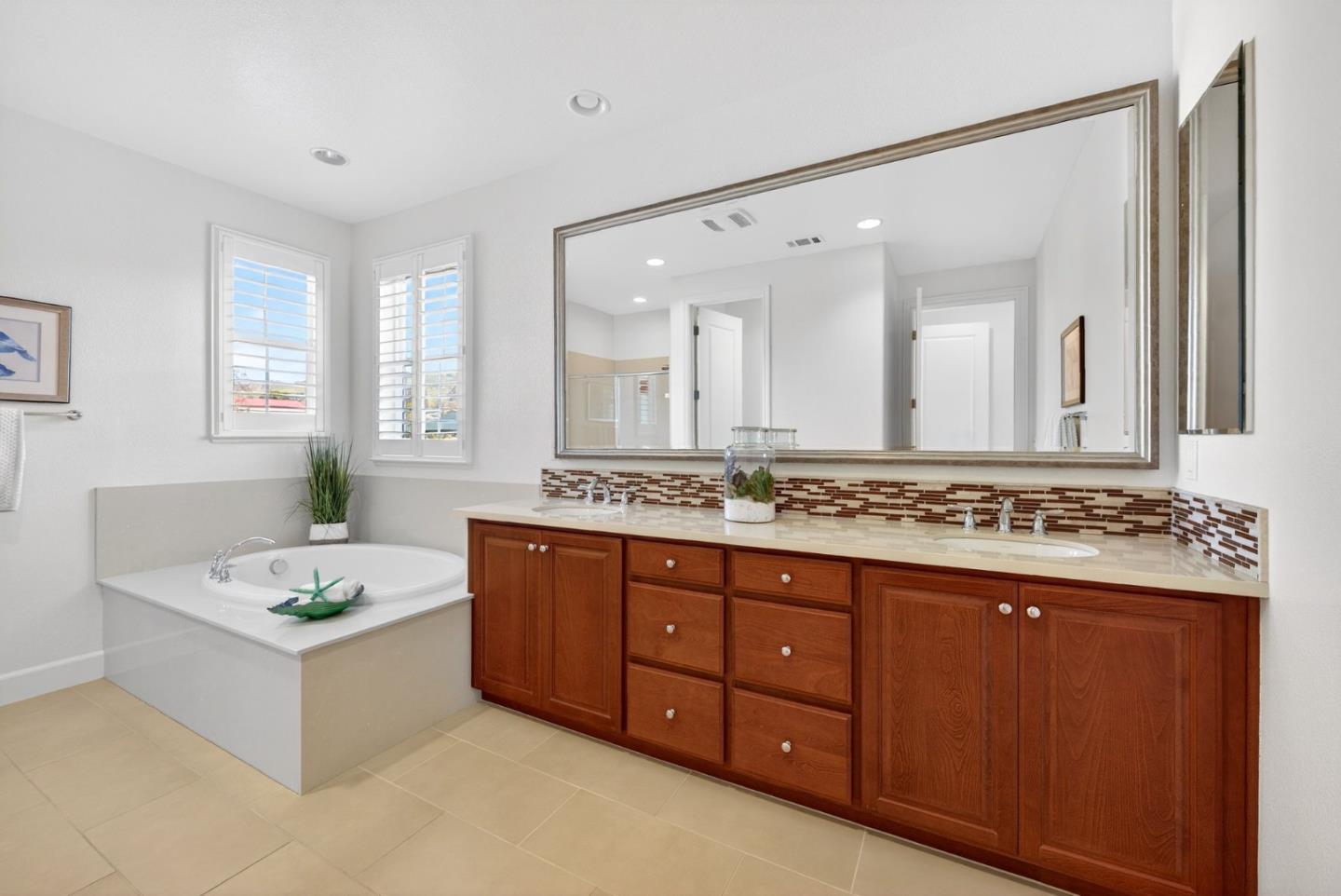 Detail Gallery Image 33 of 49 For 3210 La Rochelle Way, San Jose,  CA 95135 - 4 Beds | 3 Baths