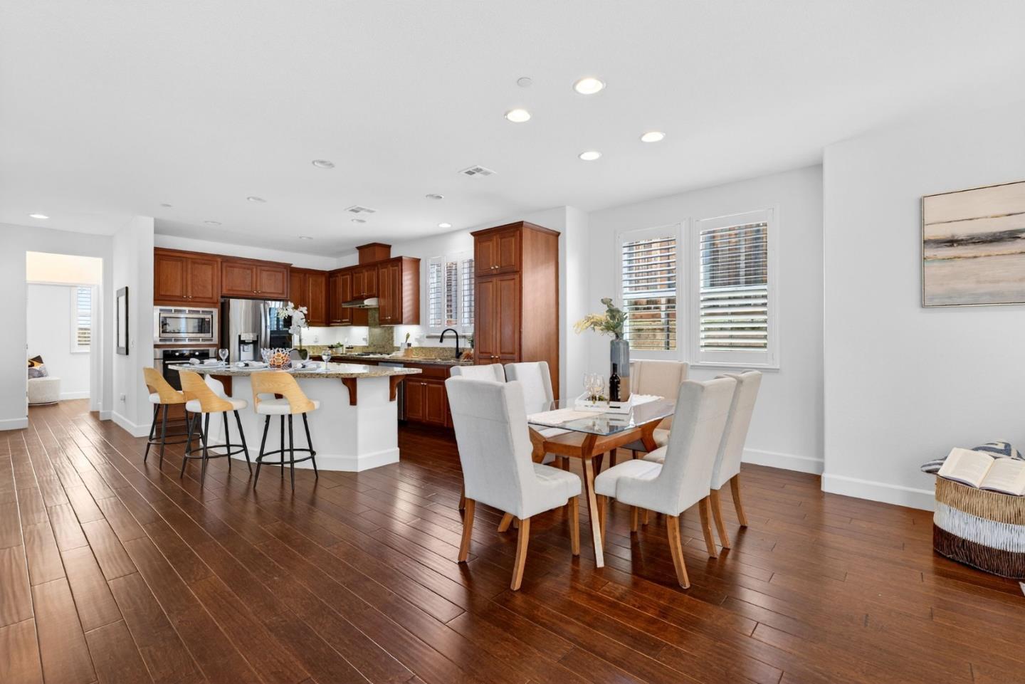 Detail Gallery Image 9 of 49 For 3210 La Rochelle Way, San Jose,  CA 95135 - 4 Beds | 3 Baths