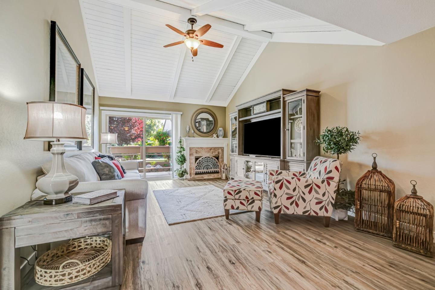 Detail Gallery Image 11 of 42 For 6094 Montgomery Ct, San Jose,  CA 95135 - 2 Beds | 1 Baths