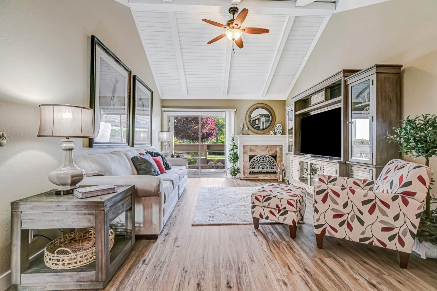 Detail Gallery Image 3 of 42 For 6094 Montgomery Ct, San Jose,  CA 95135 - 2 Beds | 1 Baths