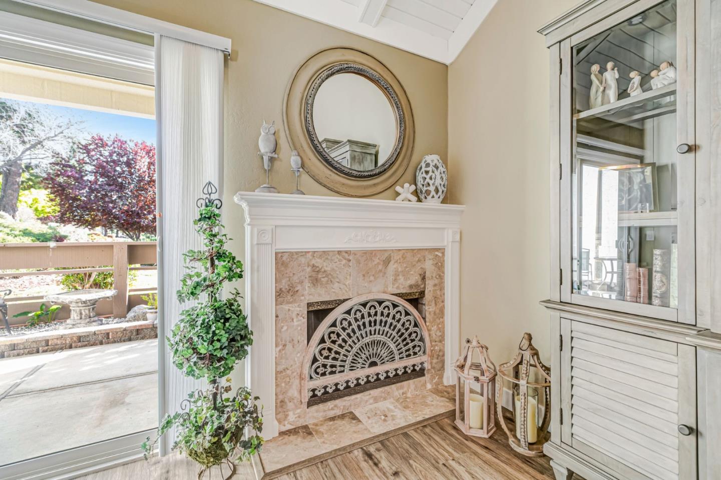 Detail Gallery Image 5 of 42 For 6094 Montgomery Ct, San Jose,  CA 95135 - 2 Beds | 1 Baths