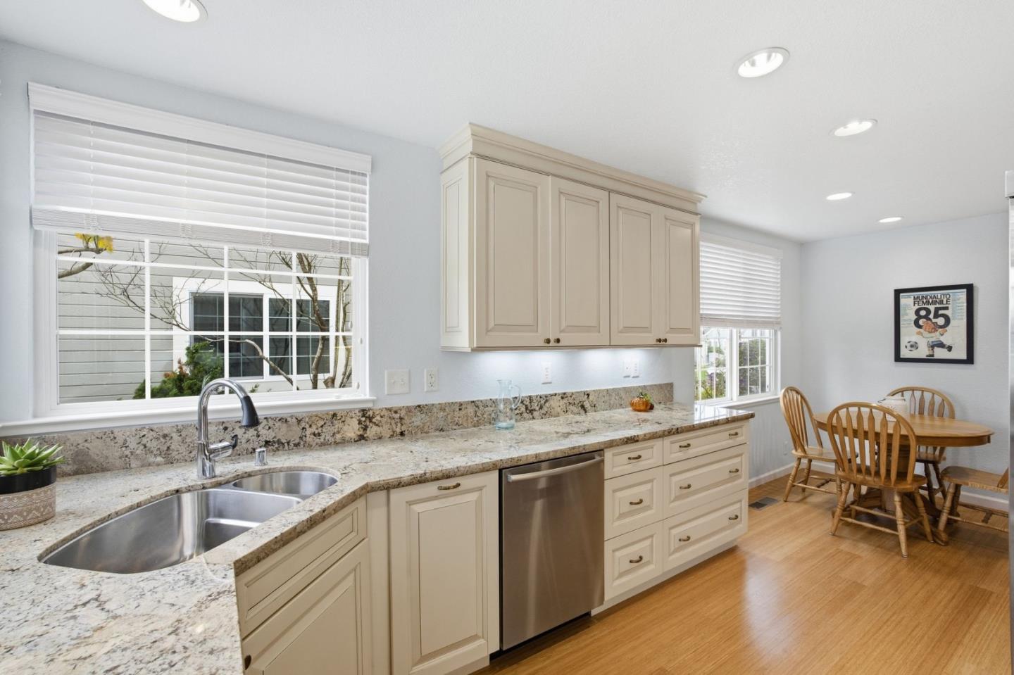 Detail Gallery Image 13 of 72 For 25 Merion Rd, Half Moon Bay,  CA 94019 - 3 Beds | 2/1 Baths