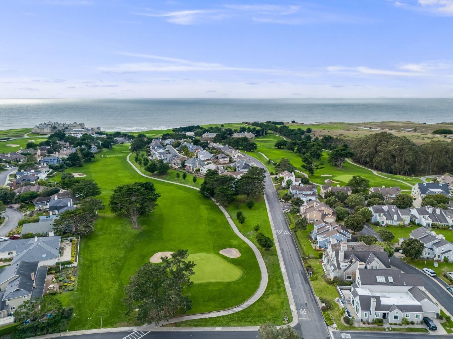 Detail Gallery Image 4 of 72 For 25 Merion Rd, Half Moon Bay,  CA 94019 - 3 Beds | 2/1 Baths