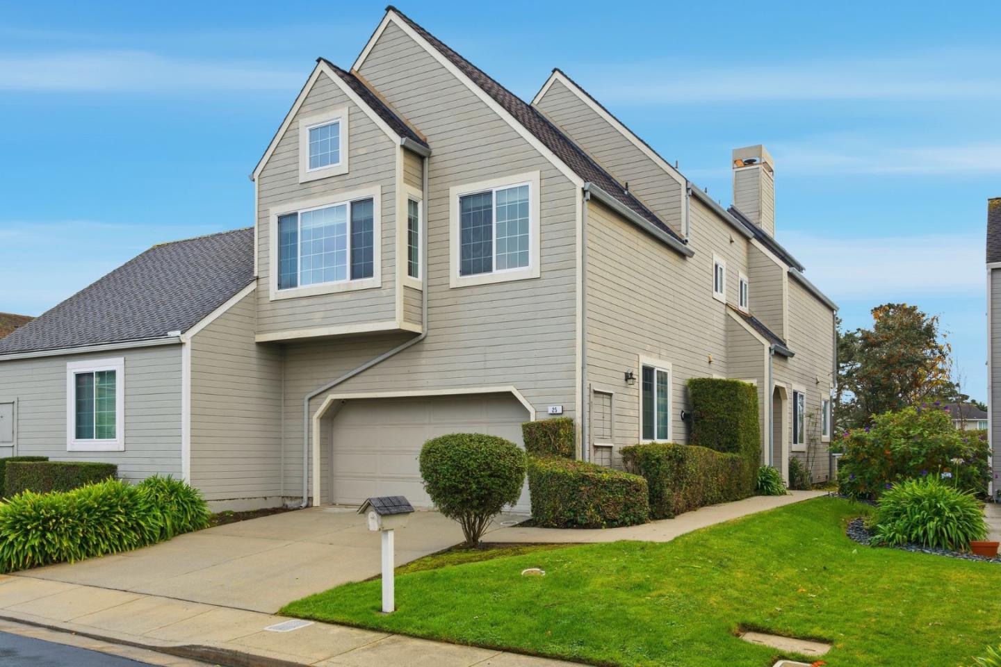 Detail Gallery Image 5 of 72 For 25 Merion Rd, Half Moon Bay,  CA 94019 - 3 Beds | 2/1 Baths