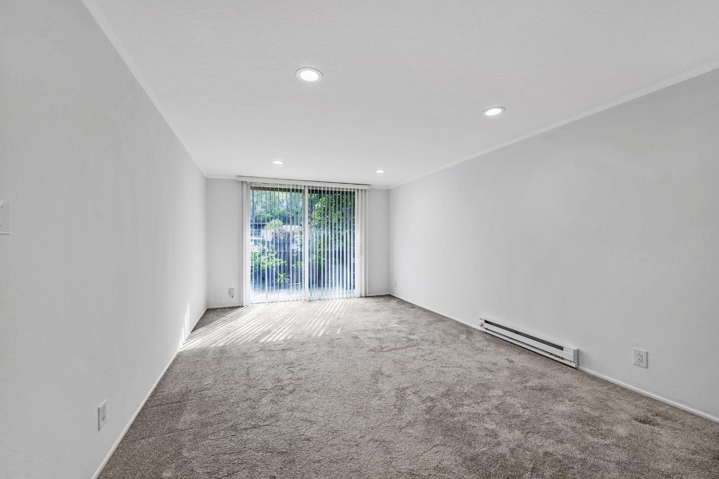 Detail Gallery Image 9 of 32 For 6145 Shelter Creek Ln, San Bruno,  CA 94066 - 1 Beds | 1 Baths