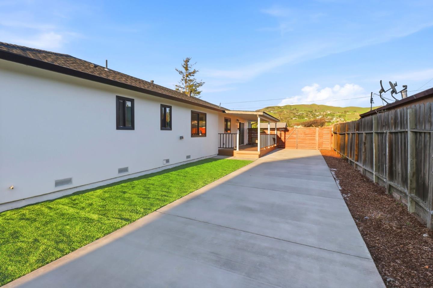 Detail Gallery Image 18 of 22 For 317 Dale Dr, San Jose,  CA 95127 - 3 Beds | 2 Baths