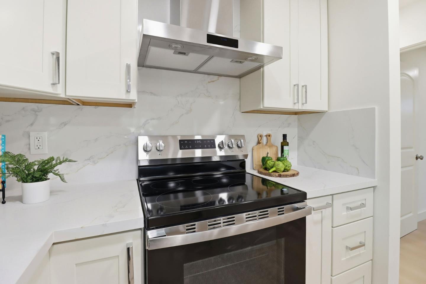 Detail Gallery Image 6 of 22 For 317 Dale Dr, San Jose,  CA 95127 - 3 Beds | 2 Baths