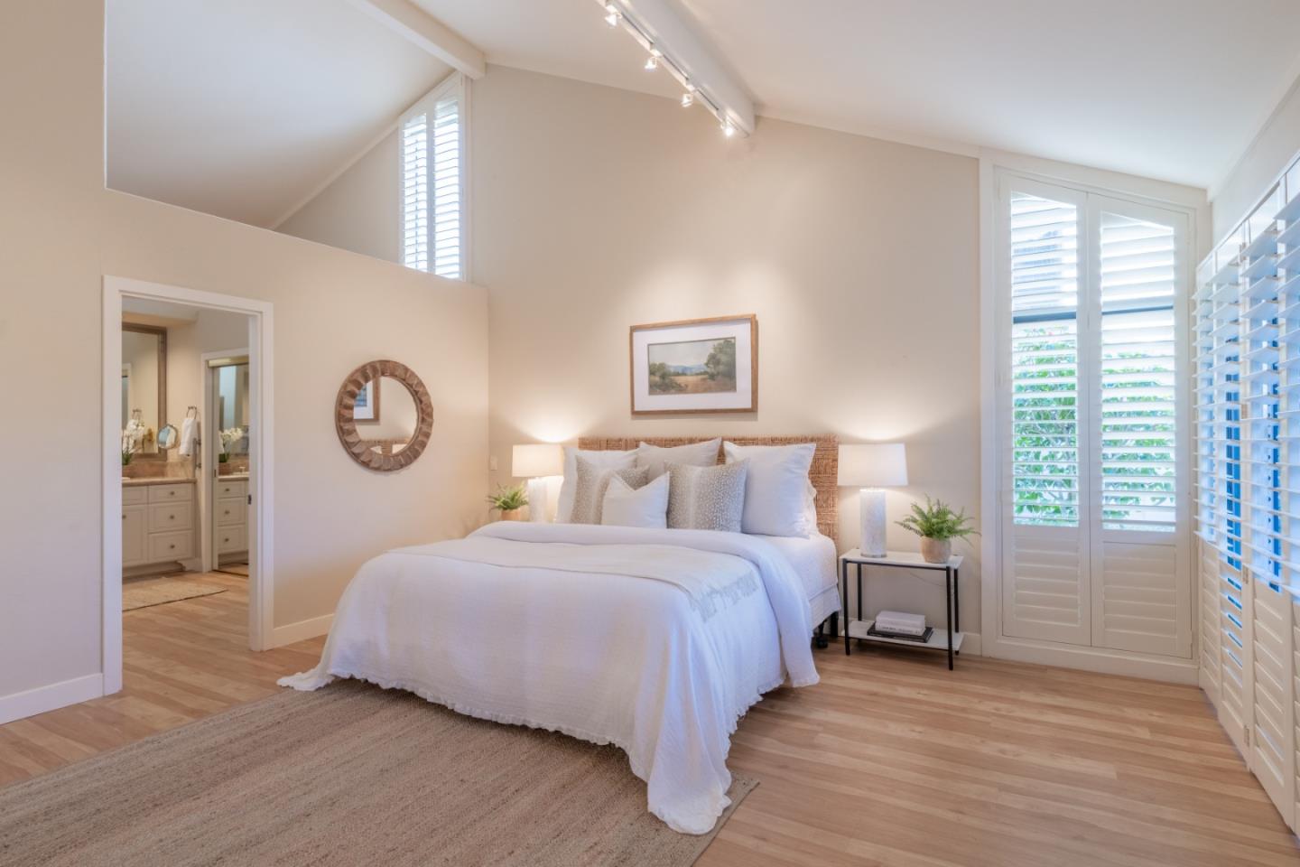 Detail Gallery Image 13 of 24 For 9502 Alder Ct, Carmel,  CA 93923 - 3 Beds | 3/1 Baths