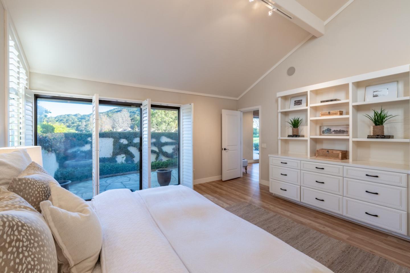 Detail Gallery Image 14 of 24 For 9502 Alder Ct, Carmel,  CA 93923 - 3 Beds | 3/1 Baths