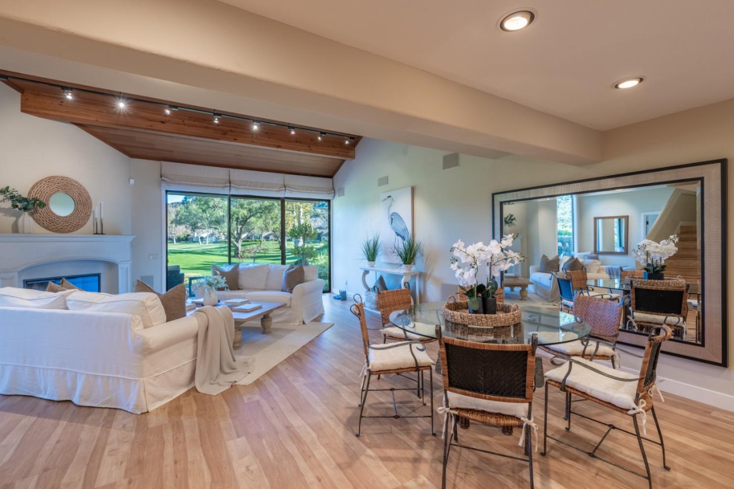 Detail Gallery Image 7 of 24 For 9502 Alder Ct, Carmel,  CA 93923 - 3 Beds | 3/1 Baths