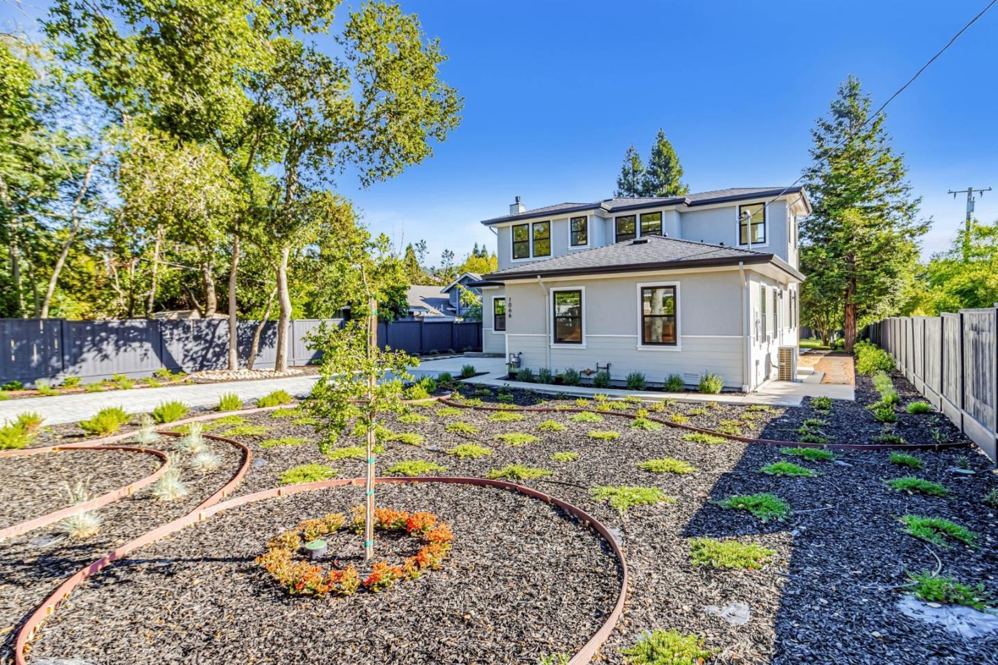 Detail Gallery Image 3 of 23 For 1066 Larch Ave, Moraga,  CA 94556 - 5 Beds | 4/1 Baths