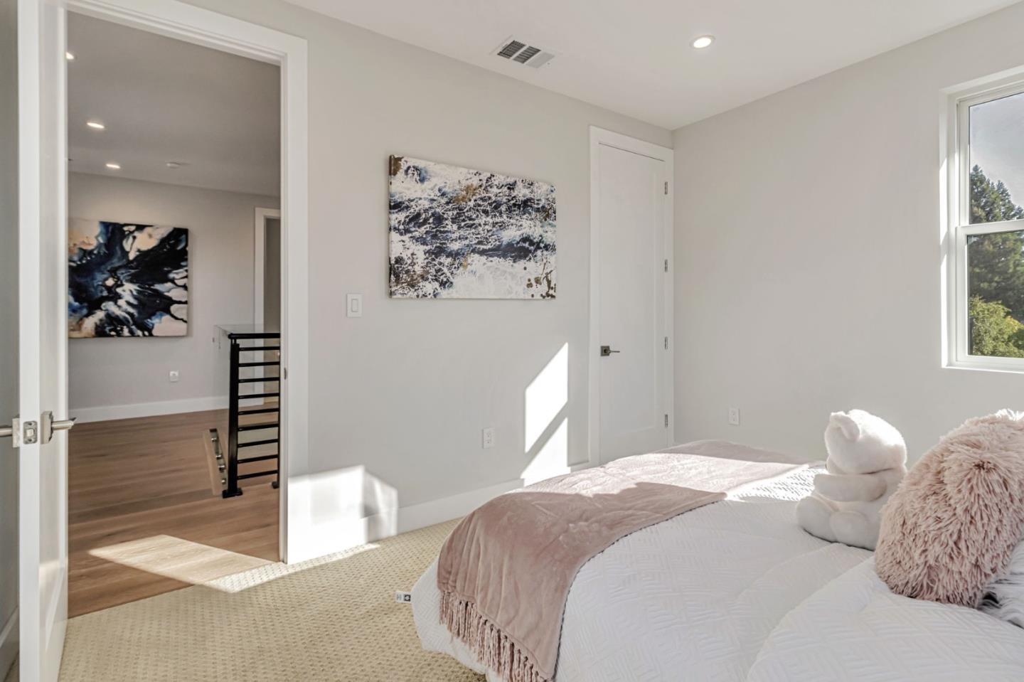 Detail Gallery Image 33 of 90 For 1066 Larch Ave, Moraga,  CA 94556 - 5 Beds | 4/1 Baths